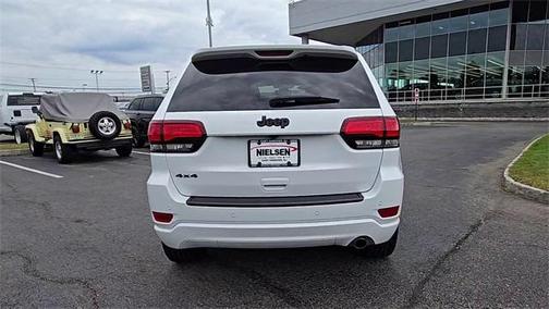 2022 Jeep Grand Cherokee Laredo