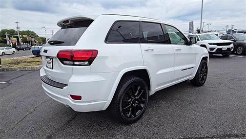 2022 Jeep Grand Cherokee Laredo