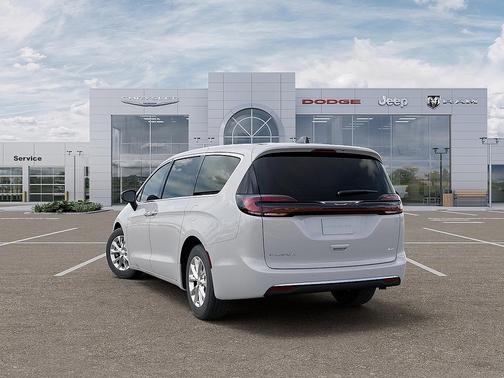 Bright White Clearcoat 2027 Chrysler Pacifica L