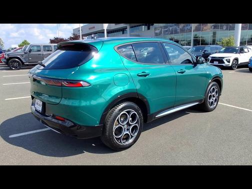 Verde Fangio Metallic 2024 Alfa Romeo Tonale Ti EAWD