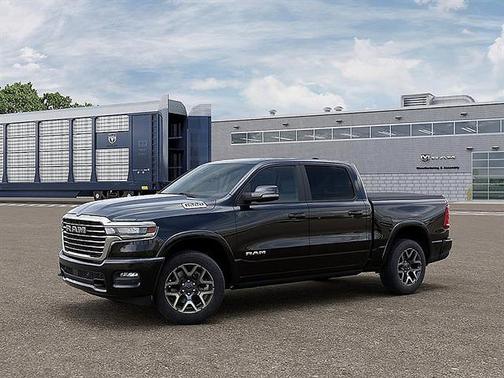 Diamond Black Crystal Pearlcoat 2026 RAM 1500 Laramie