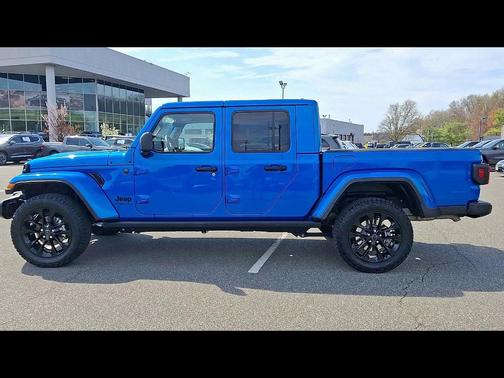 Hydro Blue Pearlcoat 2025 Jeep Gladiator Nighthawk
