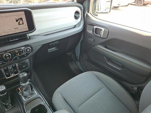 Anvil Clearcoat 2025 Jeep Wrangler 4xe Sahara