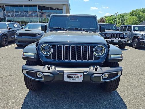 Anvil Clearcoat 2025 Jeep Wrangler 4xe Sahara