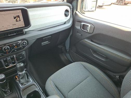 Anvil Clearcoat 2025 Jeep Wrangler 4xe Sahara