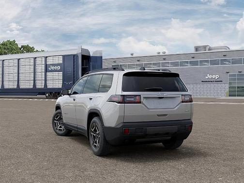Silver Zynith Clearcoat 2026 Jeep Cherokee Laredo