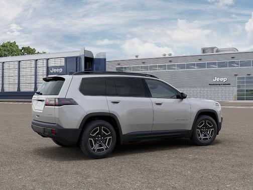 Silver Zynith Clearcoat 2026 Jeep Cherokee Laredo