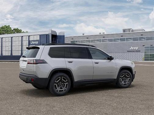 Silver Zynith Clearcoat 2026 Jeep Cherokee Laredo