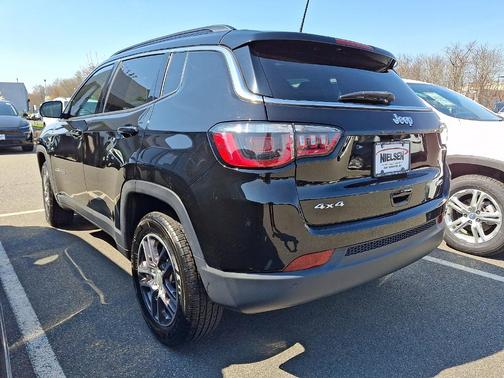 Diamond Black Crystal Pearlcoat 2020 Jeep Compass Latitude