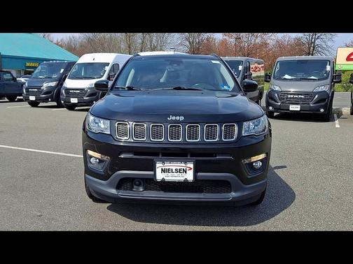 Diamond Black Crystal Pearlcoat 2020 Jeep Compass Latitude