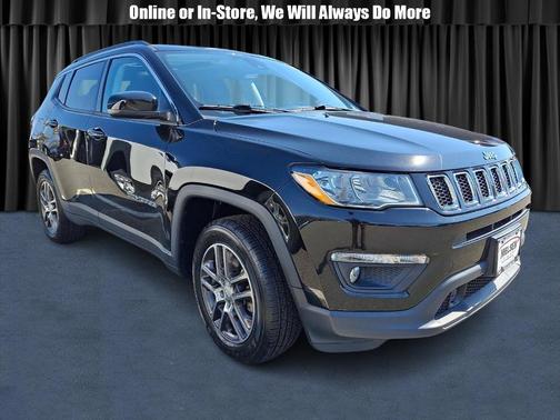 Diamond Black Crystal Pearlcoat 2020 Jeep Compass Latitude
