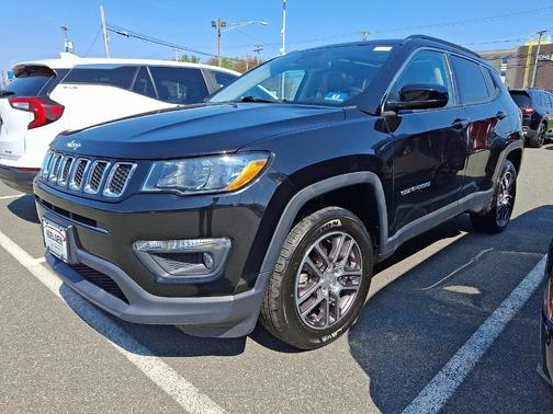 Diamond Black Crystal Pearlcoat 2020 Jeep Compass Latitude