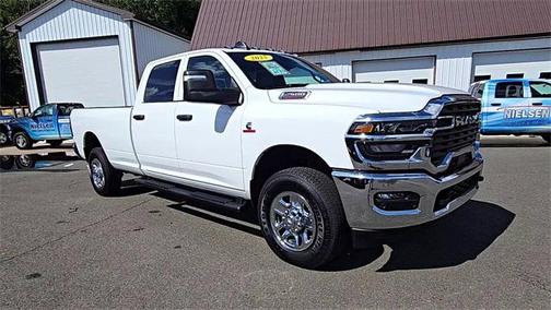 2025 RAM 2500 Tradesman Crew Cab 4x4 8' Box