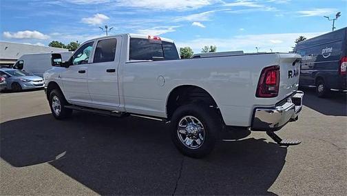 2025 RAM 2500 Tradesman Crew Cab 4x4 8' Box
