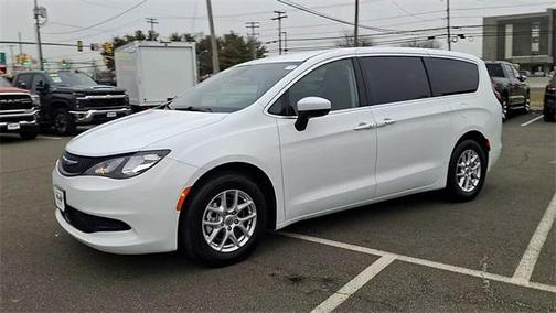 2023 Chrysler Voyager LX