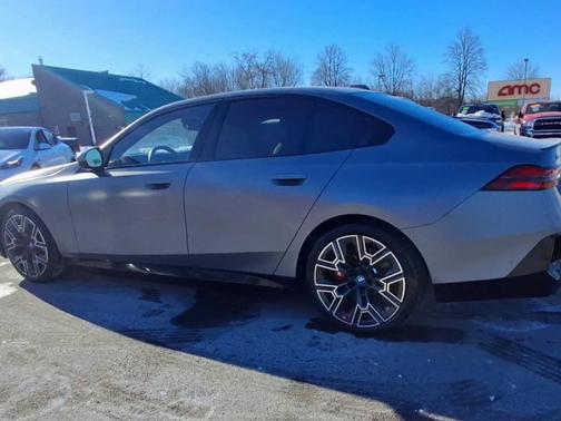 2025 BMW i5 xDrive40