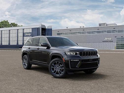 Diamond Black Crystal Pearlcoat 2026 Jeep Grand Cherokee 85th Anniversary Edition