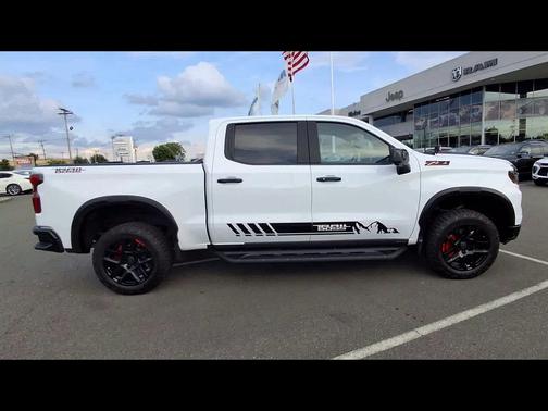 Summit White 2024 Chevrolet Silverado 1500 LT Trail Boss