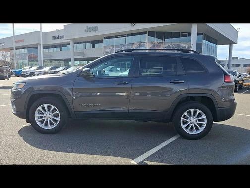 Granite Crystal Metallic Clearcoat 2022 Jeep Cherokee Latitude Lux