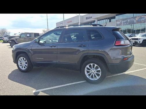 Granite Crystal Metallic Clearcoat 2022 Jeep Cherokee Latitude Lux