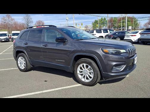 Granite Crystal Metallic Clearcoat 2022 Jeep Cherokee Latitude Lux