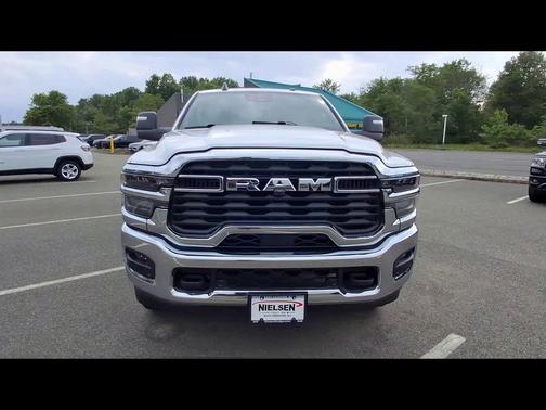 Bright White Clearcoat 2025 RAM 2500 Big Horn Crew Cab 4x4 6'4' Box