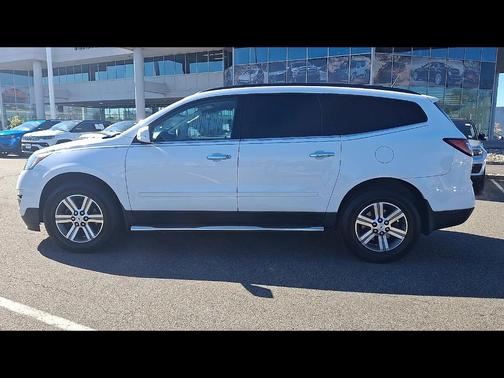Summit White 2017 Chevrolet Traverse 1LT