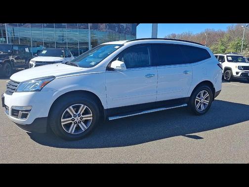 Summit White 2017 Chevrolet Traverse 1LT
