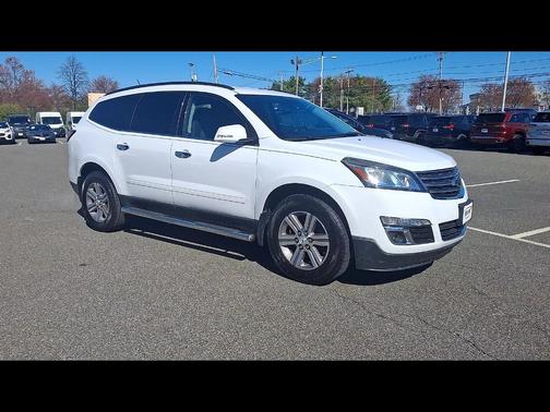 Summit White 2017 Chevrolet Traverse 1LT
