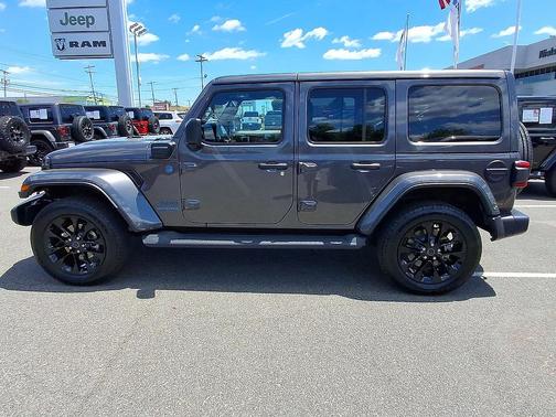 Granite Crystal Metallic Clearcoat 2025 Jeep Wrangler 4xe Sahara