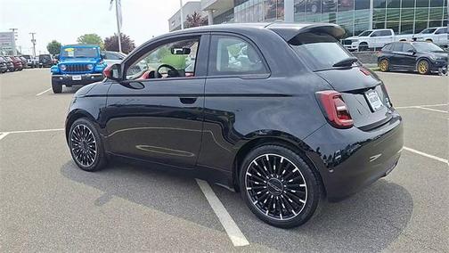 2024 FIAT 500e INSPI(RED) FWD