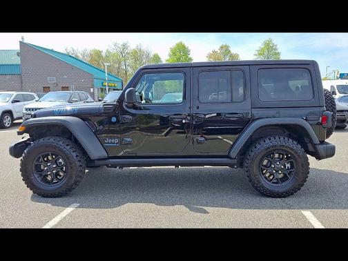 Black Clearcoat 2025 Jeep Wrangler 4xe Willys