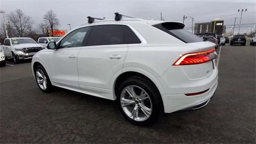 2022 Audi Q8 55 Premium Plus