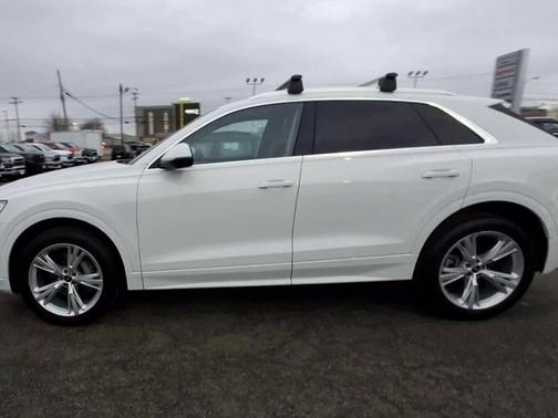 2022 Audi Q8 55 Premium Plus