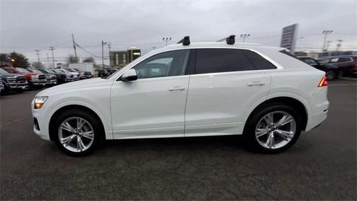 2022 Audi Q8 55 Premium Plus