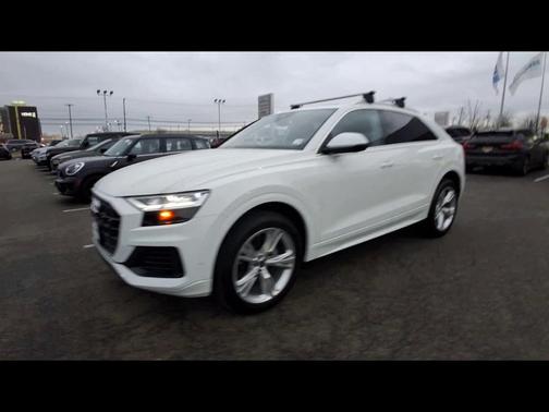 2022 Audi Q8 55 Premium Plus