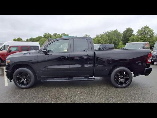 Diamond Black Crystal Pearlcoat 2022 RAM 1500 Big Horn/Lone Star