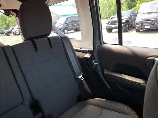 Anvil Clearcoat 2025 Jeep Wrangler 4xe Sahara
