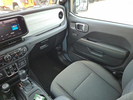 Anvil Clearcoat 2025 Jeep Wrangler 4xe Sahara