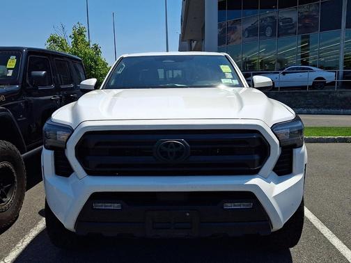 Ice Cap 2024 Toyota Tacoma SR5