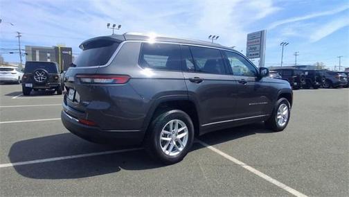 2022 Jeep Grand Cherokee L Laredo