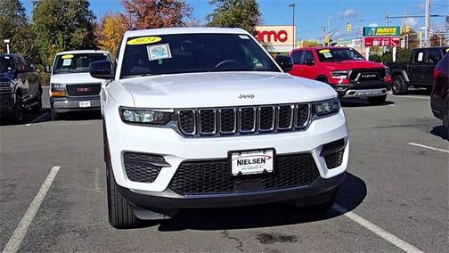 2024 Jeep Grand Cherokee Laredo