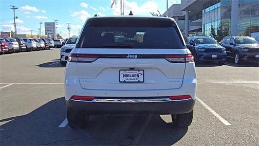 2024 Jeep Grand Cherokee Laredo