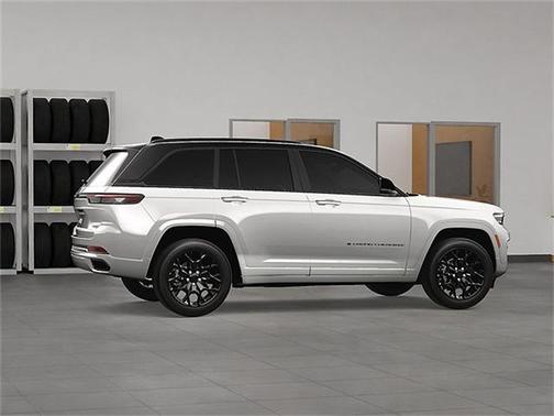 2025 Jeep Grand Cherokee Summit
