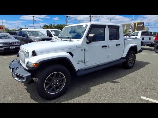 Bright White Clearcoat 2022 Jeep Gladiator Overland