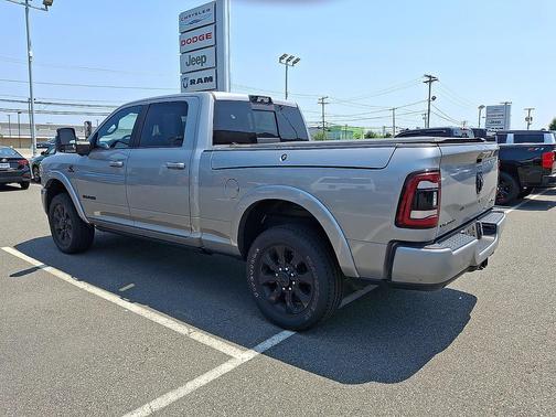 Billet Silver Metallic Clearcoat 2023 RAM 2500 Limited Crew Cab 4x4 6'4' Box