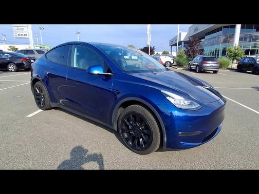 2022 Tesla Model Y Long Range Dual Motor All-Wheel Drive