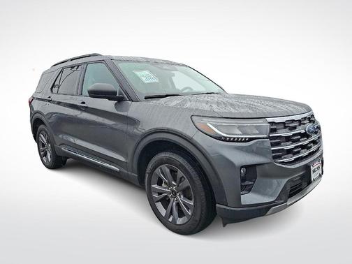 Carbonized Gray Metallic 2025 Ford Explorer Active