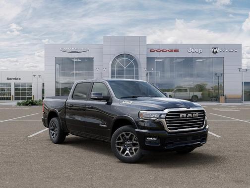 Diamond Black Crystal Pearlcoat 2026 RAM 1500 Laramie