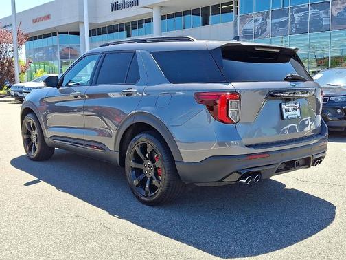 Carbonized Gray Metallic 2022 Ford Explorer ST